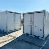 Minicontainer 8 Fuß, weiß lackiert, doppeltürig, mit Holzfußboden