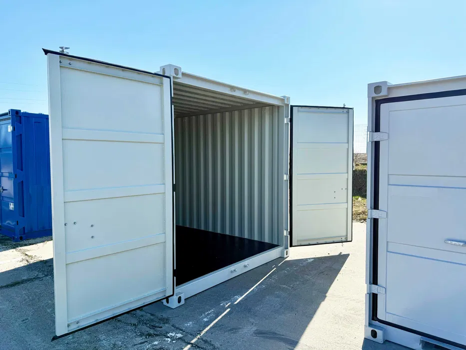 Minicontainer 8 Fuß, weiß lackiert, doppeltürig, mit Holzfußboden – Bild 2