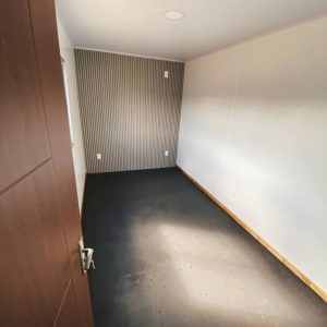 Wohncontainer, 40-Fuß-Seecontainer, ausgebaut, mit Küche, zwei Zimmern und Bad