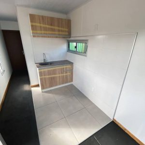 Wohncontainer, 40-Fuß-Seecontainer, ausgebaut, mit Küche, zwei Zimmern und Bad