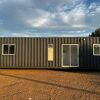 Wohncontainer, 40-Fuß-Seecontainer, ausgebaut, mit Küche, zwei Zimmern und Bad