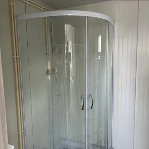 Wohncontainer, komplett ausgestattet, mit Küche, Bad, Dusche und WC