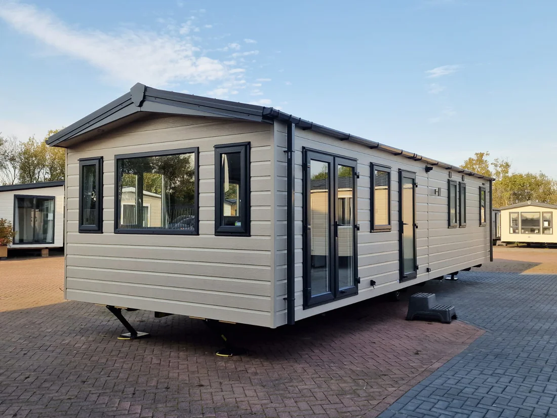 Mobilheim TULA T3 – 40 m² – 2 Schlafzimmer / 4 Betten – Unmöbliert – Satteldach