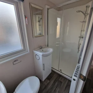Mobilheim TULA T3 – 40 m² – 2 Schlafzimmer / 4 Betten – Unmöbliert – Satteldach