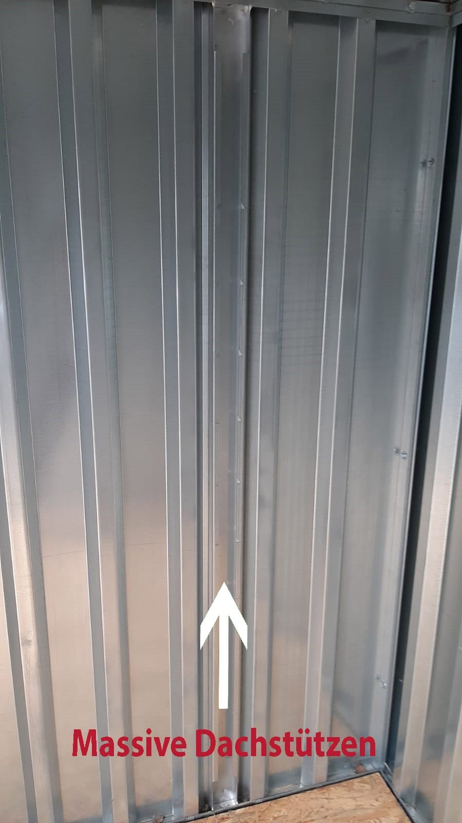 Container MC3, lackiert RAL 6005 Moosgrün, H 2090 x B 2142 x T 2950 mm, Tür stirnseitig einflügelig – Bild 13