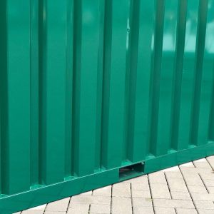 Container MC3, lackiert RAL 6005 Moosgrün, H 2090 x B 2142 x T 2950 mm, Tür stirnseitig einflügelig