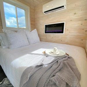 Wohncontainer  20-Fuß-Seecontainer, ausgebaut, mit Bad, Küche und Schlafbereich