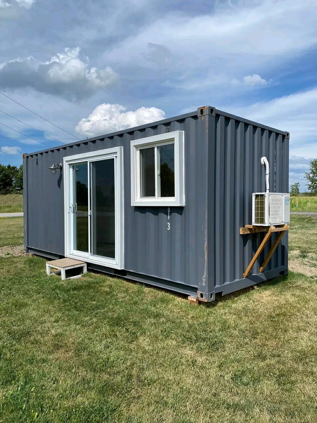 Wohncontainer 20-Fuß-Seecontainer, ausgebaut, mit Bad, Küche und Schlafbereich