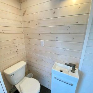 Wohncontainer  20-Fuß-Seecontainer, ausgebaut, mit Bad, Küche und Schlafbereich