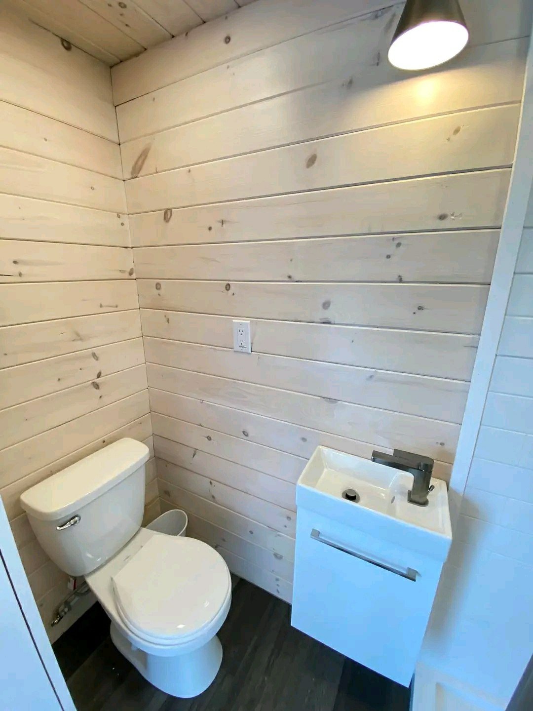 Wohncontainer 20-Fuß-Seecontainer, ausgebaut, mit Bad, Küche und Schlafbereich – Bild 9