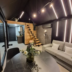Tiny House Barn Style 32m² mit Empore – Schlüsselfertig Geliefert