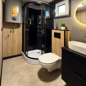 Tiny House Barn Style 32m² mit Empore – Schlüsselfertig Geliefert