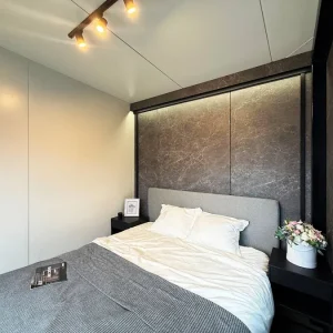 Tiny House Container 30m² – Bezugsfertig – Zeitgenössischer Stil